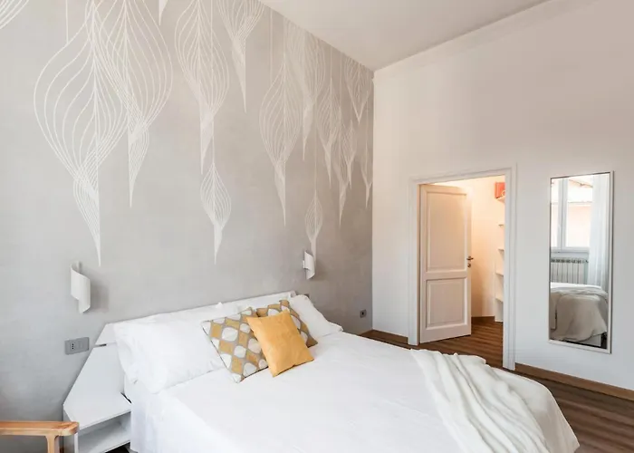The Rent - Three-room Near Lungotevere Appartement *