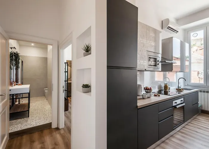 The Rent - Three-room Near Lungotevere Appartement